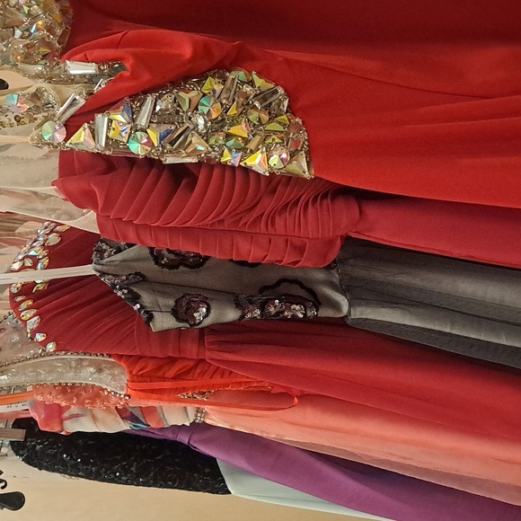 Mystery dress box 4 short dresses - Picture 2 of 2